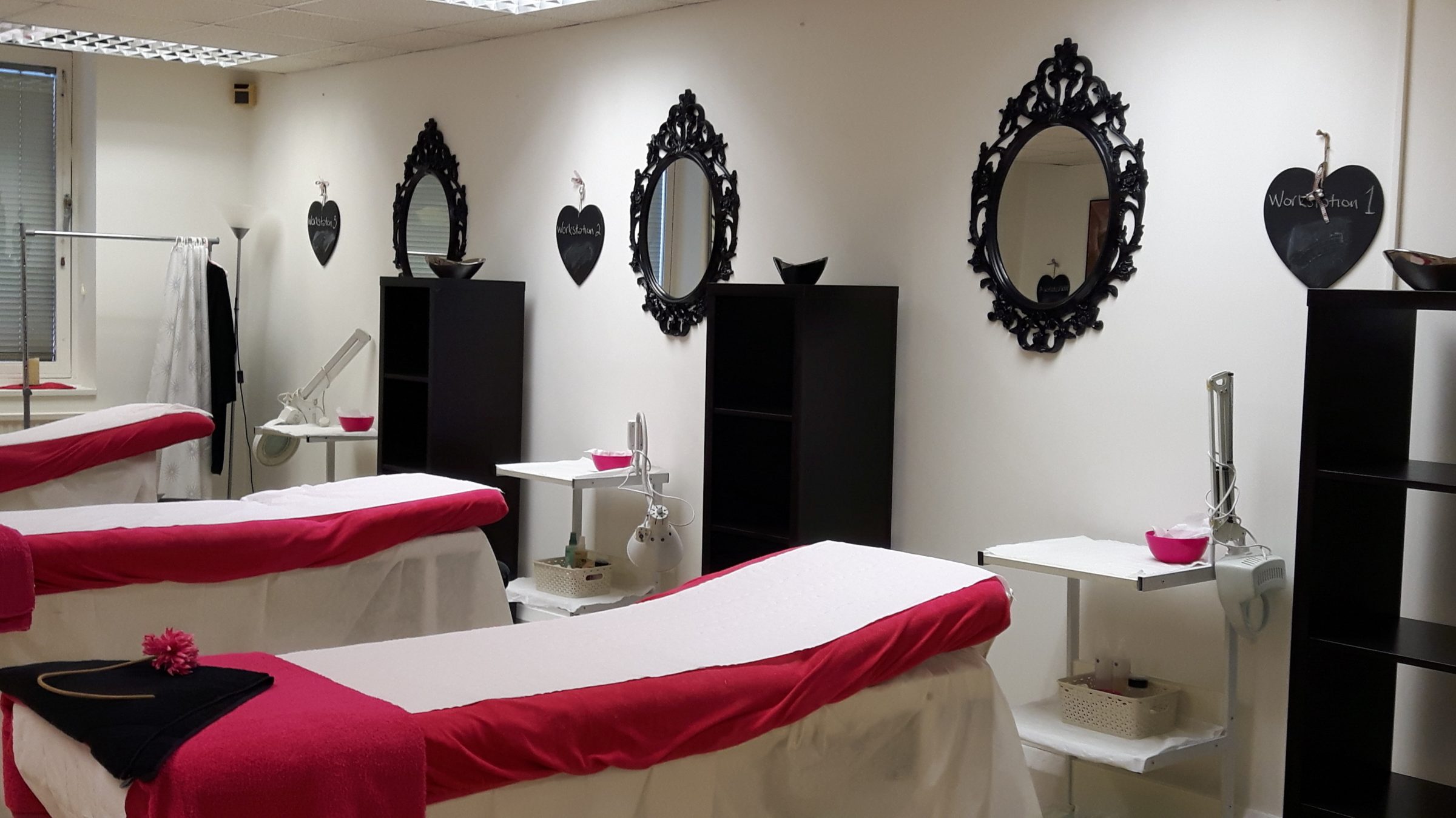 Milton Keynes Beauty School Training Courses The Beauty Academy 