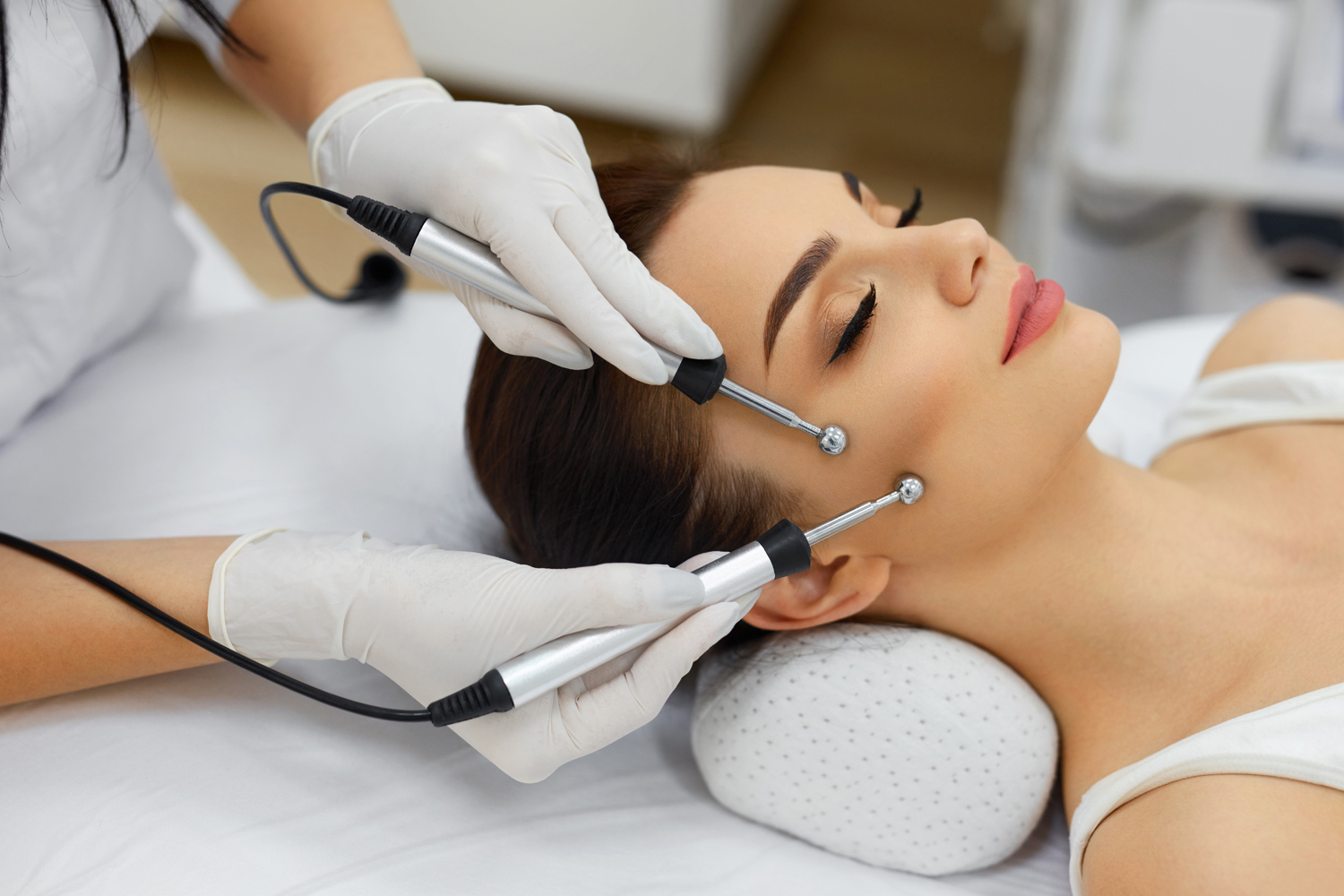Online Micro-Lift & Vacuum Suction Electrical Facial Course