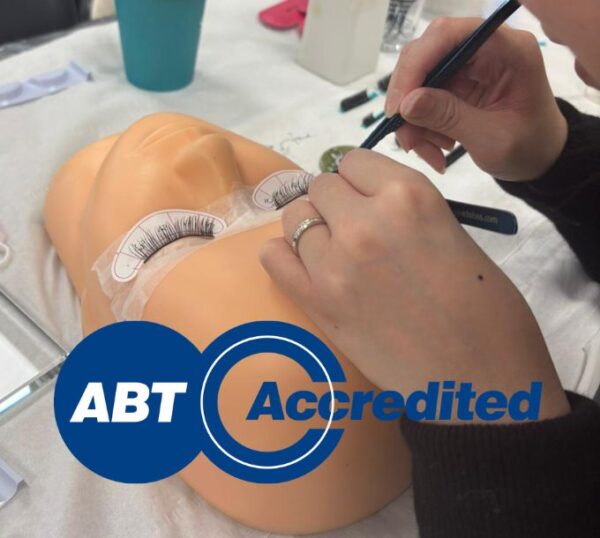 Hybrid Eyelash Extensions & Lash Tinting Course